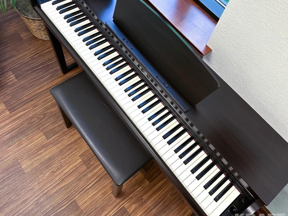 YAMAHA CLP-725 R - Ảnh thực tế 8